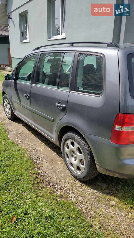 Мінівен Volkswagen Touran 2006 в Долині
