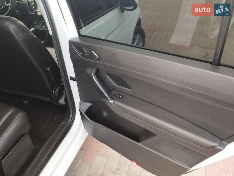 Микровэн Volkswagen Touran 2019 в Бородянке
