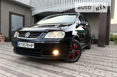 Минивэн Volkswagen Touran 2006 в Черновцах