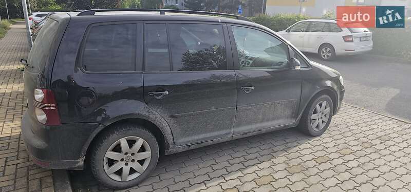 Мінівен Volkswagen Touran 2008 в Хусті