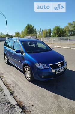 Минивэн Volkswagen Touran 2007 в Киеве