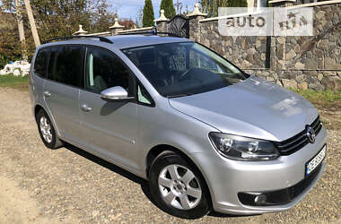 Мінівен Volkswagen Touran 2010 в Чернівцях