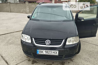 Минивэн Volkswagen Touran 2003 в Дубровице