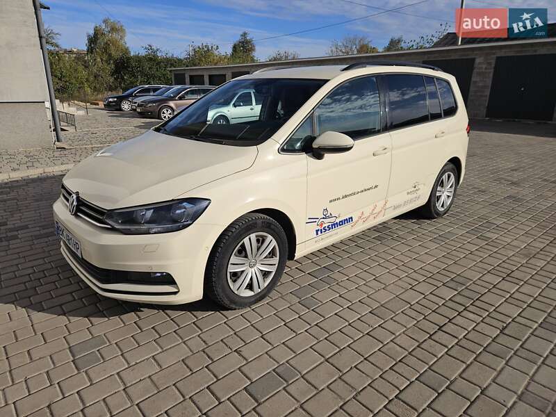 Микровэн Volkswagen Touran 2018 в Березному