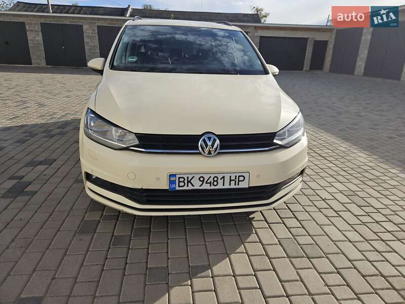 Микровэн Volkswagen Touran 2018 в Березному