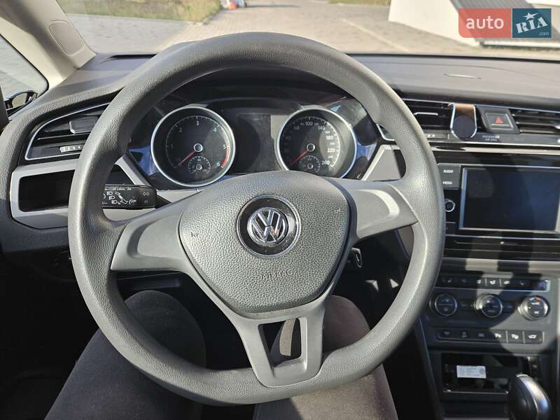 Микровэн Volkswagen Touran 2018 в Березному