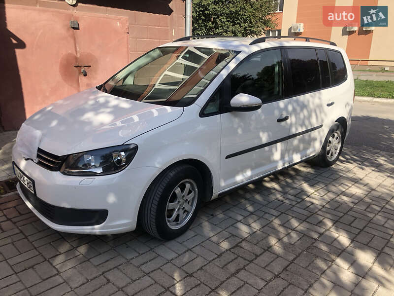 Мінівен Volkswagen Touran 2011 в Чорткові