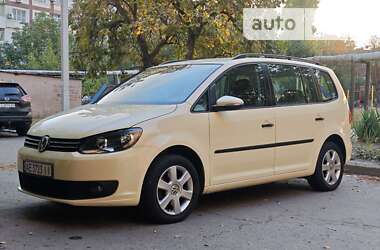 Мінівен Volkswagen Touran 2011 в Дніпрі