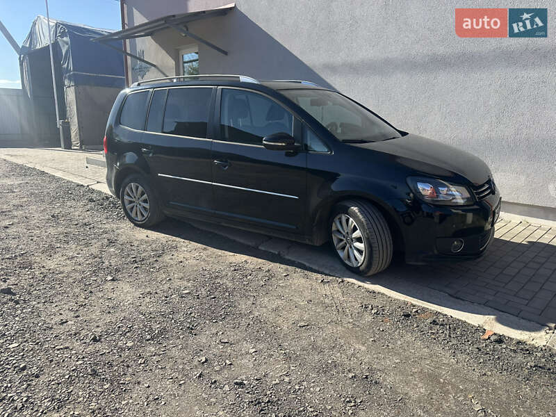 Минивэн Volkswagen Touran 2010 в Луцке