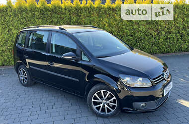 Мінівен Volkswagen Touran 2014 в Стрию