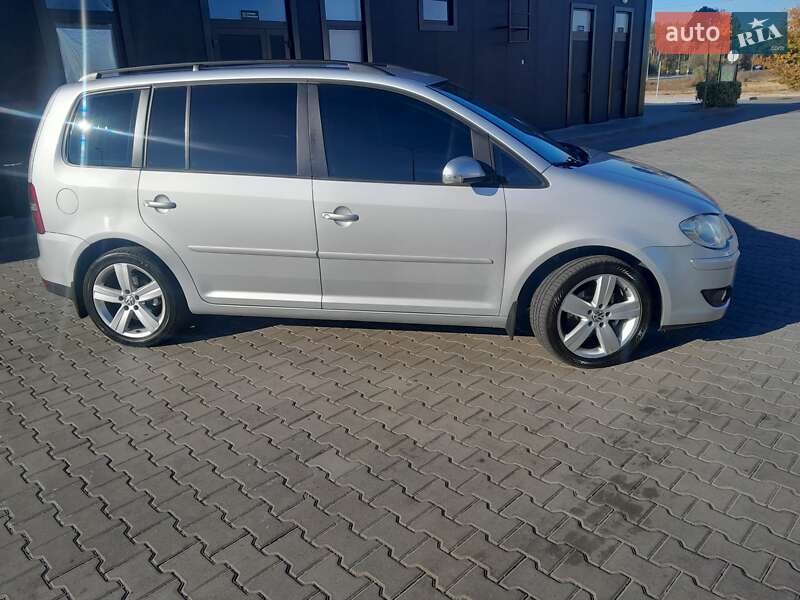Минивэн Volkswagen Touran 2008 в 