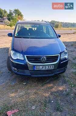 Минивэн Volkswagen Touran 2007 в 