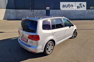 Минивэн Volkswagen Touran 2011 в Киеве