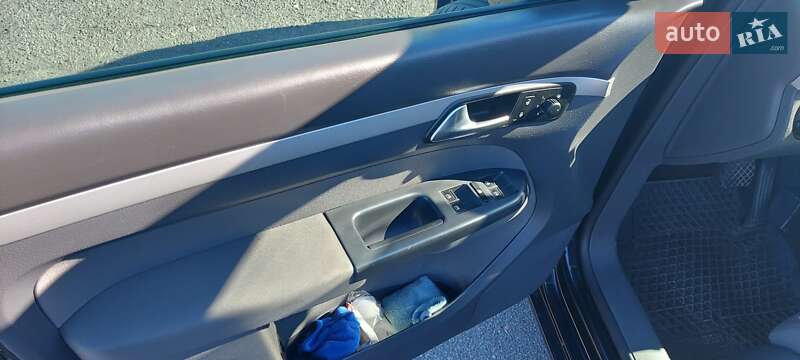 Минивэн Volkswagen Touran 2012 в Львове