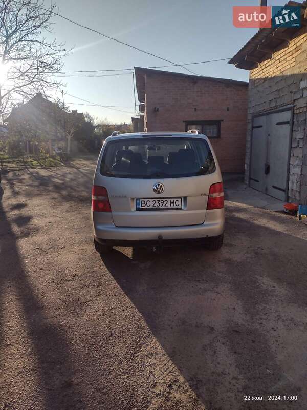 Мінівен Volkswagen Touran 2005 в Городку