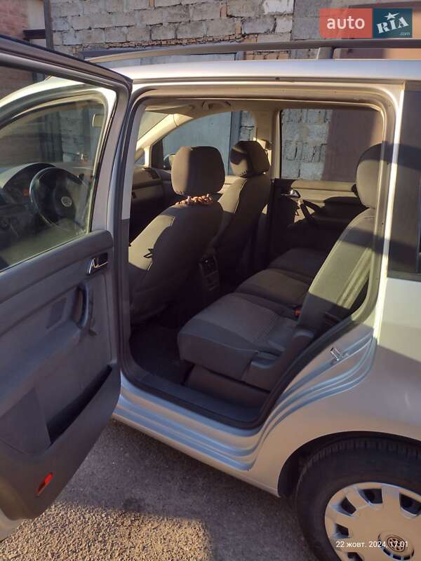 Мінівен Volkswagen Touran 2005 в Городку