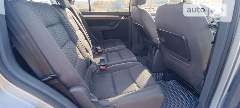 Минивэн Volkswagen Touran 2007 в Кривом Роге