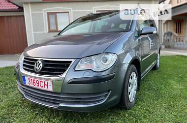 Минивэн Volkswagen Touran 2007 в Надворной