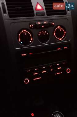Минивэн Volkswagen Touran 2009 в 