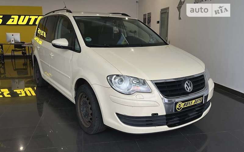 Мінівен Volkswagen Touran 2010 в Червонограді