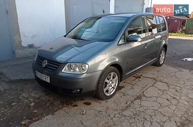 Мінівен Volkswagen Touran 2004 в Чернівцях