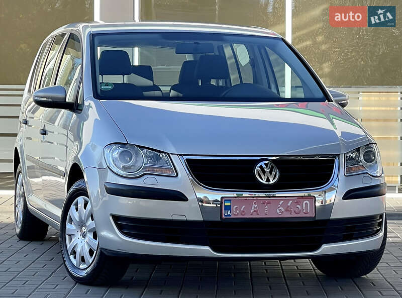 Мінівен Volkswagen Touran 2009 в Житомирі