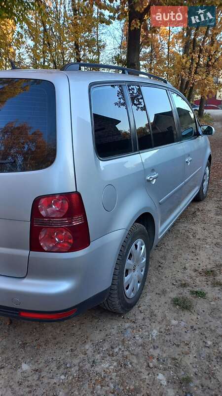 Минивэн Volkswagen Touran 2008 в Новоднестровске