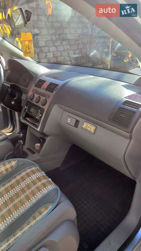 Минивэн Volkswagen Touran 2008 в Новоднестровске