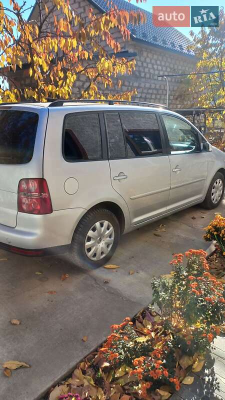 Минивэн Volkswagen Touran 2008 в Новоднестровске