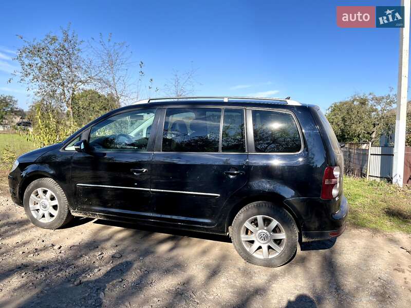 Мінівен Volkswagen Touran 2010 в Вінниці