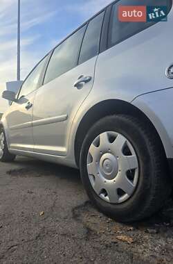 Мінівен Volkswagen Touran 2006 в Володимирі