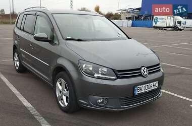 Мінівен Volkswagen Touran 2010 в Рівному