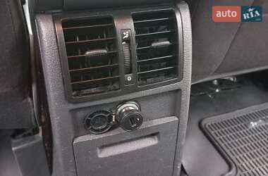 Мінівен Volkswagen Touran 2012 в 