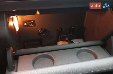 Мінівен Volkswagen Touran 2012 в 