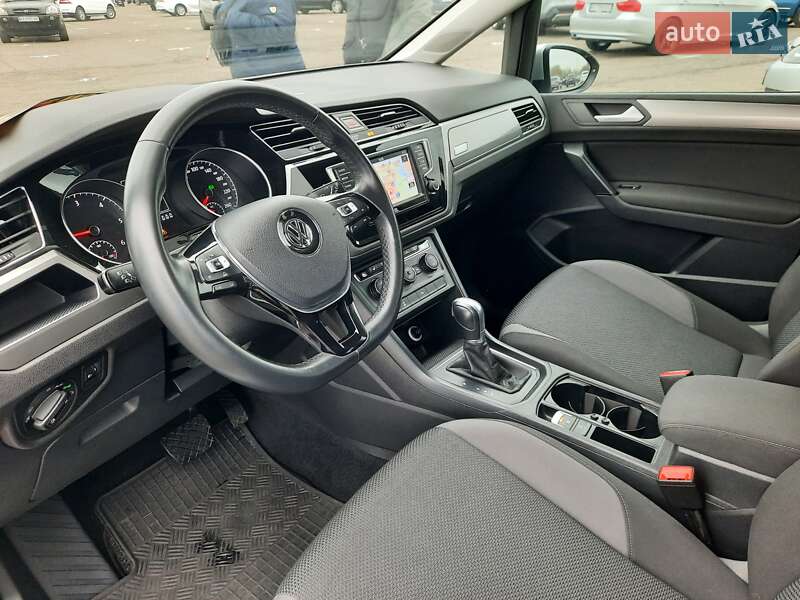 Микровэн Volkswagen Touran 2016 в Виннице