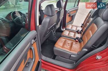 Минивэн Volkswagen Touran 2007 в 