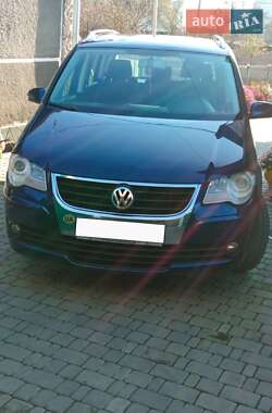 Минивэн Volkswagen Touran 2007 в Ровно