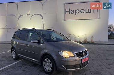 Минивэн Volkswagen Touran 2008 в Луцке