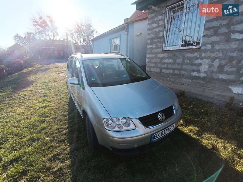 Минивэн Volkswagen Touran 2006 в Хмельницком