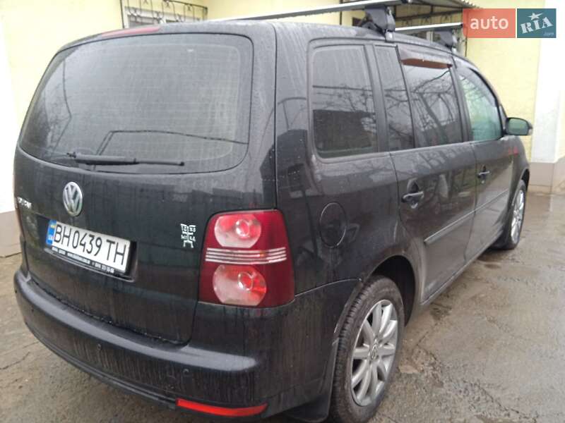 Минивэн Volkswagen Touran 2007 в Измаиле
