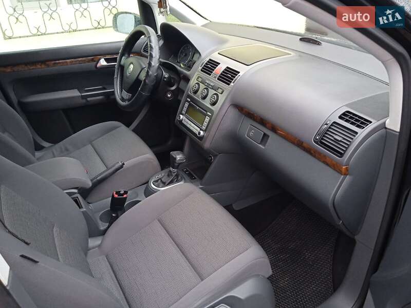 Минивэн Volkswagen Touran 2007 в Измаиле