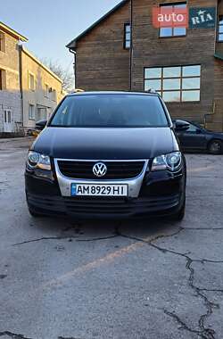 Минивэн Volkswagen Touran 2010 в Житомире