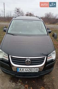 Минивэн Volkswagen Touran 2008 в Харькове