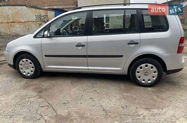 Мінівен Volkswagen Touran 2004 в Охтирці