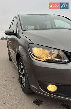 Минивэн Volkswagen Touran 2011 в Стрые