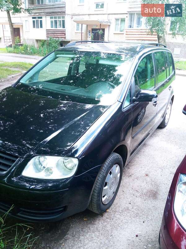 Минивэн Volkswagen Touran 2004 в Калуше