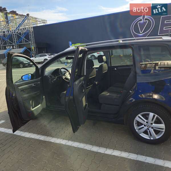 Минивэн Volkswagen Touran 2012 в Ивано-Франковске