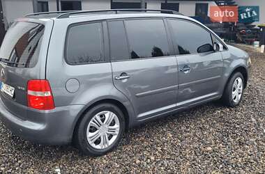 Минивэн Volkswagen Touran 2003 в Тячеве