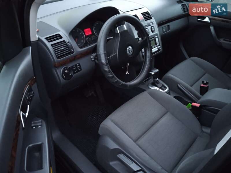 Минивэн Volkswagen Touran 2007 в Измаиле