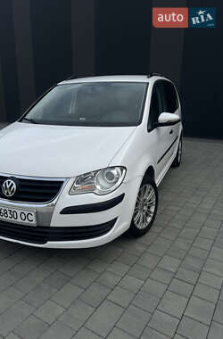 Минивэн Volkswagen Touran 2010 в Хмельницком